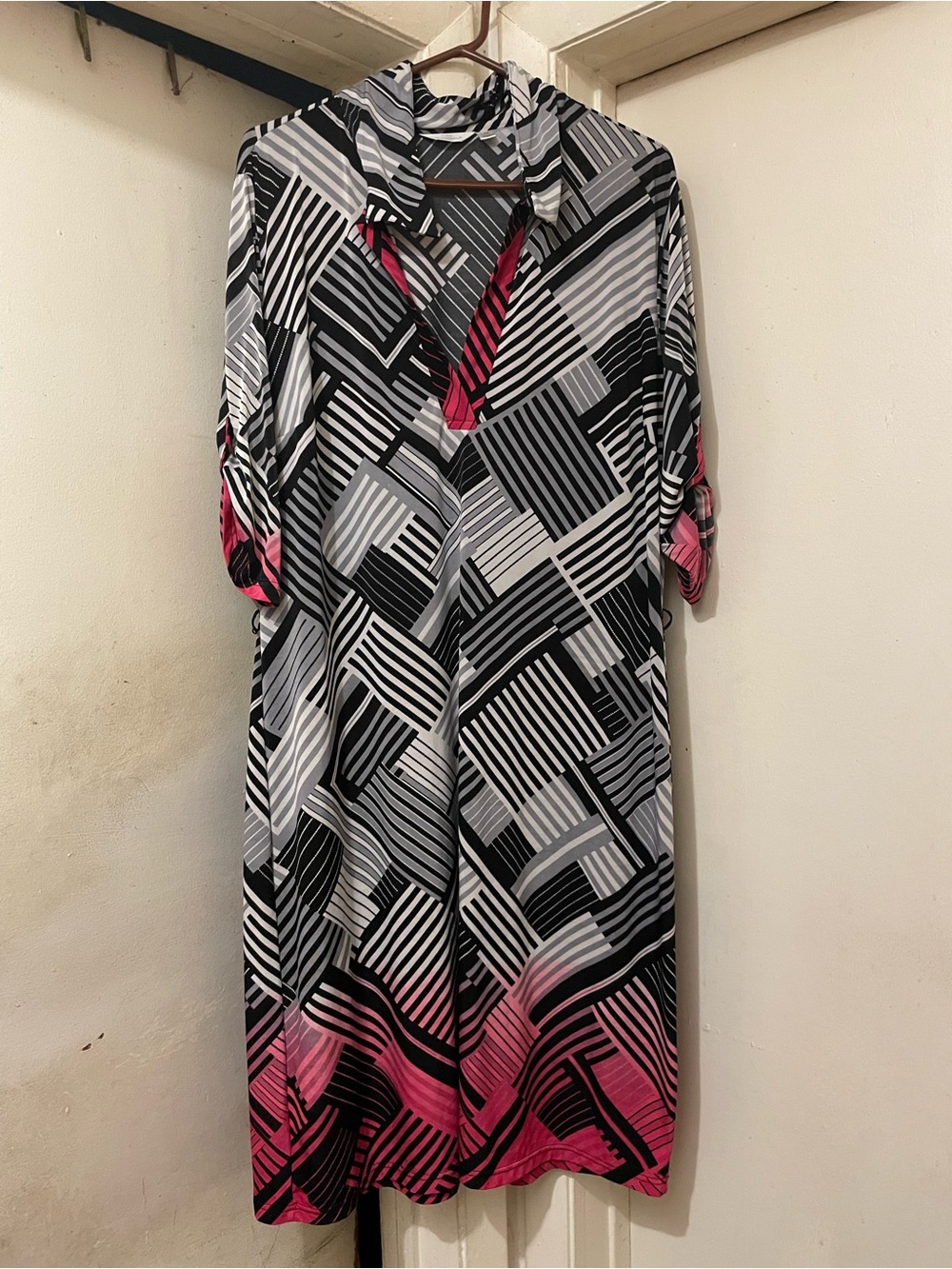 Mlle Gabrielle Plus Size 2X Geometric Print Shirt Dress Black Gray Pink Midi